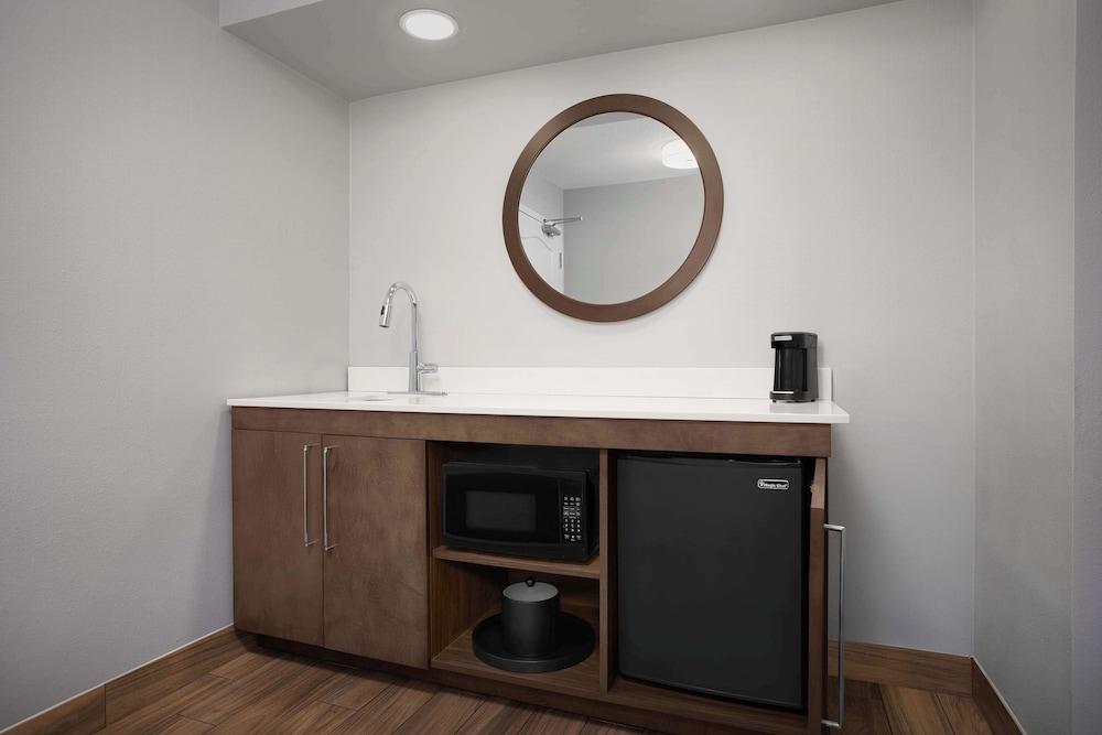 Hampton Inn Yorkville