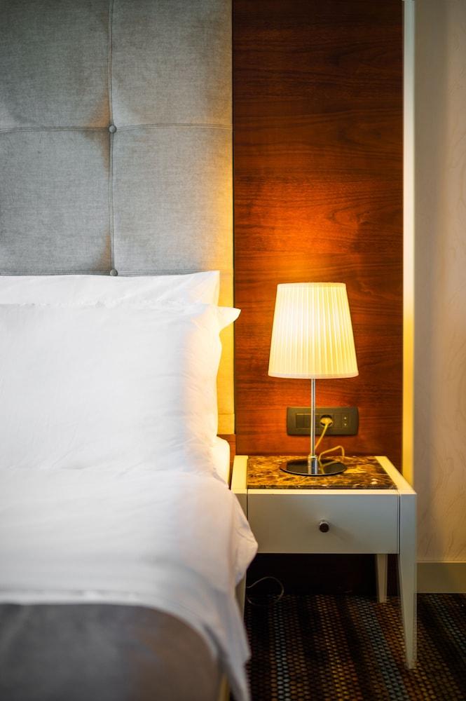 Crystal Hotel Belgrade