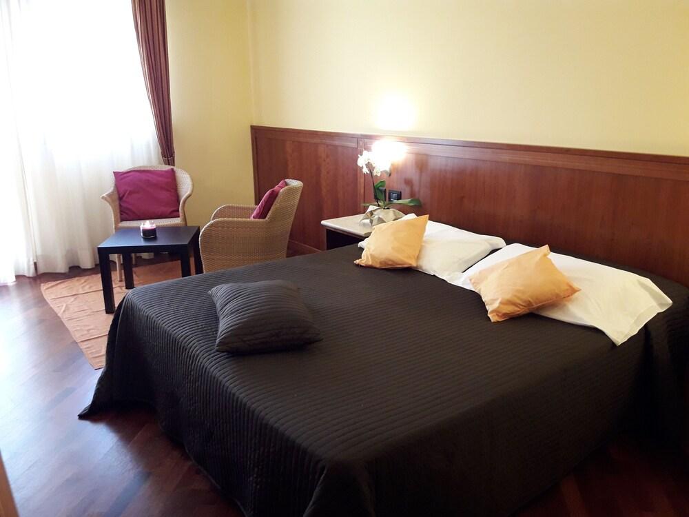 Hotel Ristorante Miralago