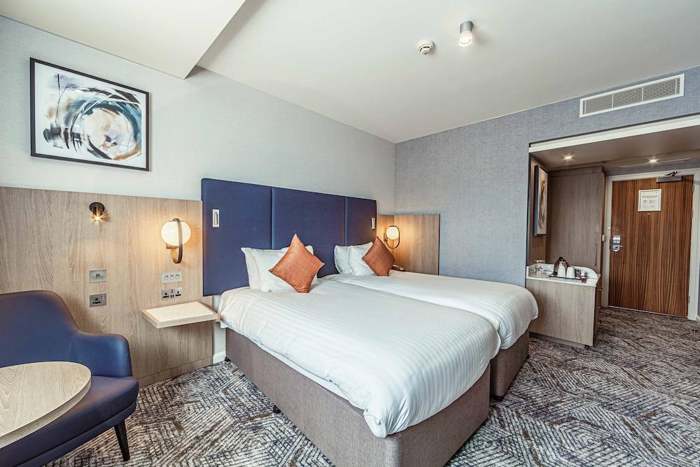 Crowne Plaza Reading by IHG