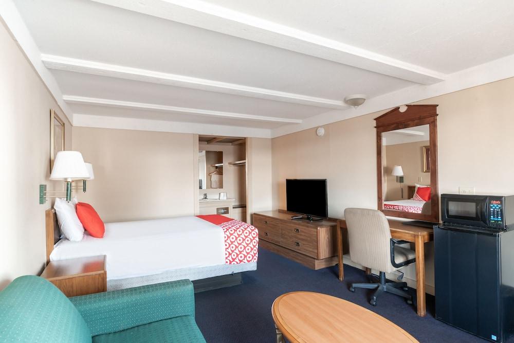 OYO Hotel Wadsworth OH I-76