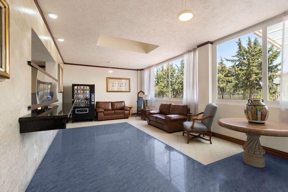 Howard Johnson by Wyndham Toluca