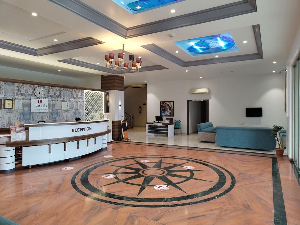 Lion Lords Inn Rajula