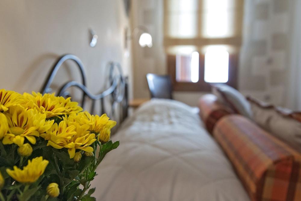 Ionas Boutique Hotel