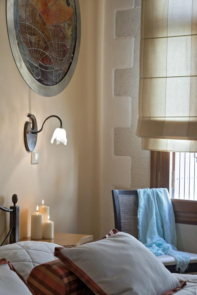 Ionas Boutique Hotel