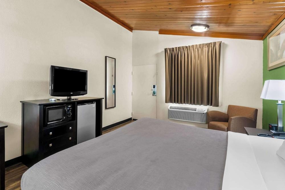 Quality Inn Tullahoma