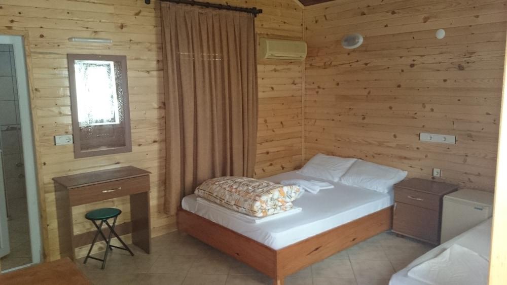 Ugur Pansiyon Çirali