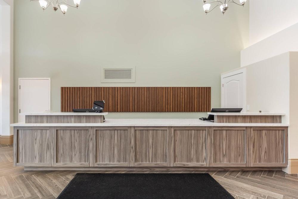 Velora Hinton, an Ascend Collection Hotel