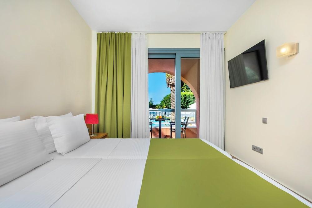 Hanioti Village Resort