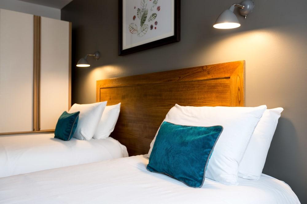 The White Hart by Chef and Brewer Collection