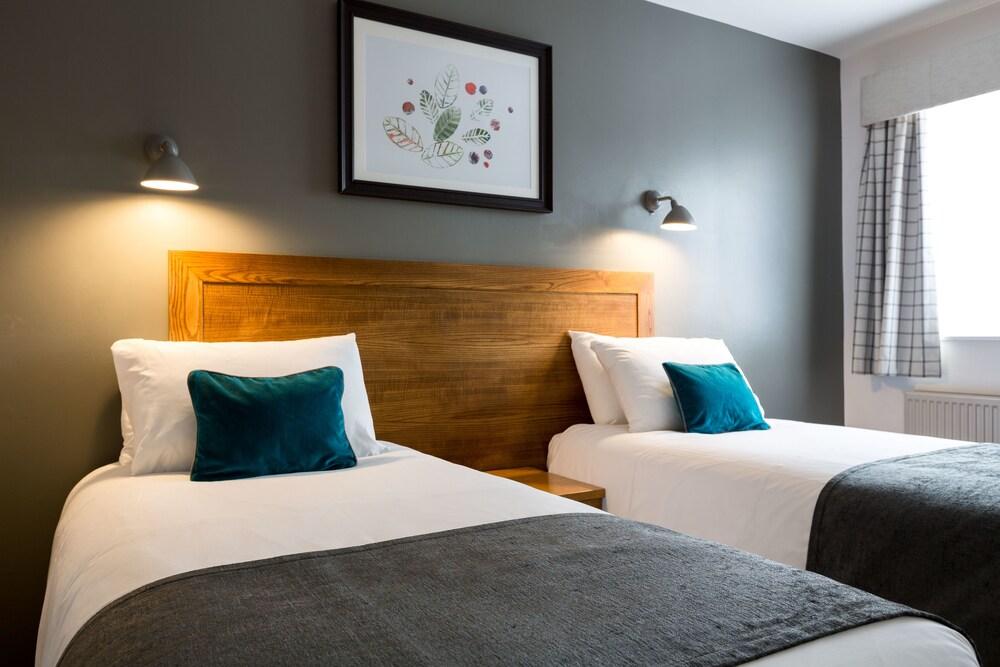 The White Hart by Chef and Brewer Collection