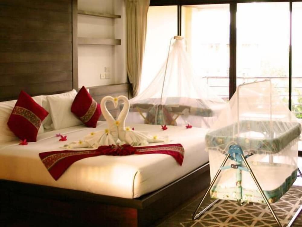 Chaweng Lakeview Condotel