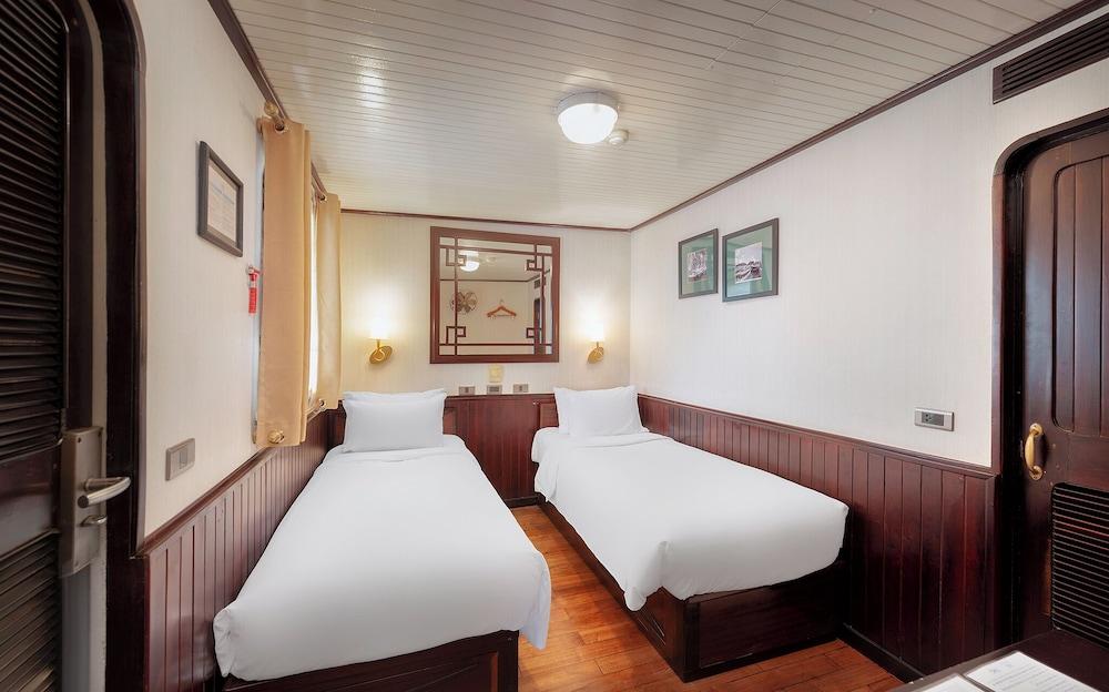 Emeraude Classic Cruises