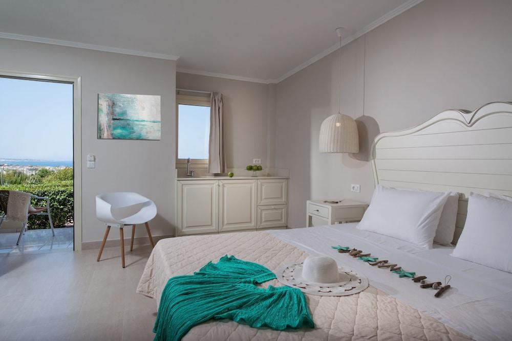 Notos Heights Hotel & Suites