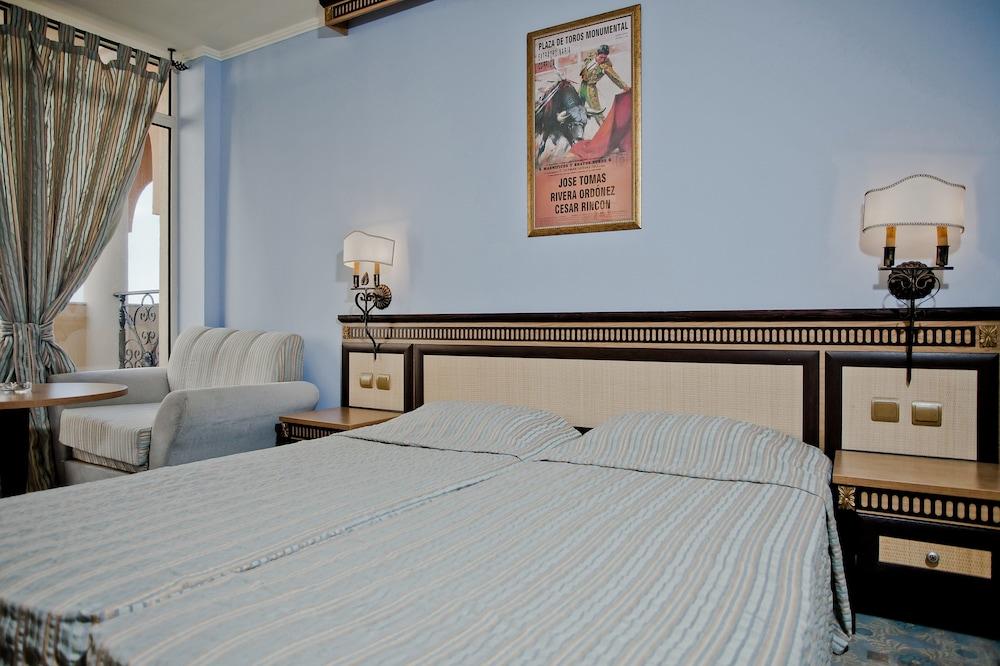 Andalucia Beach Hotel - All Inclusive