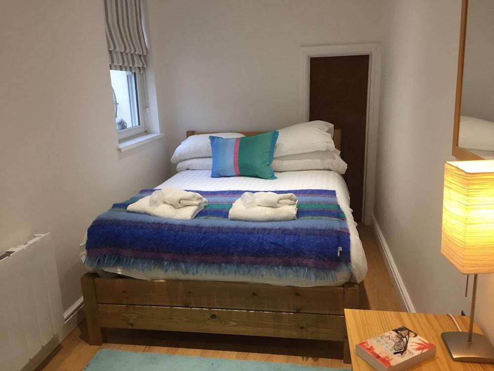 Beachcombers Apartments