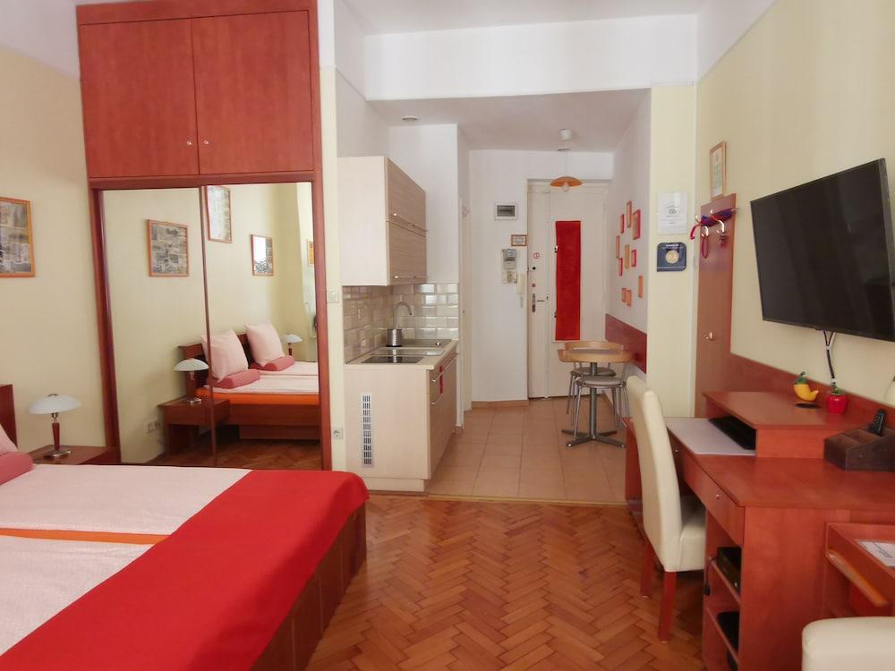 Paprika Apartment Studio