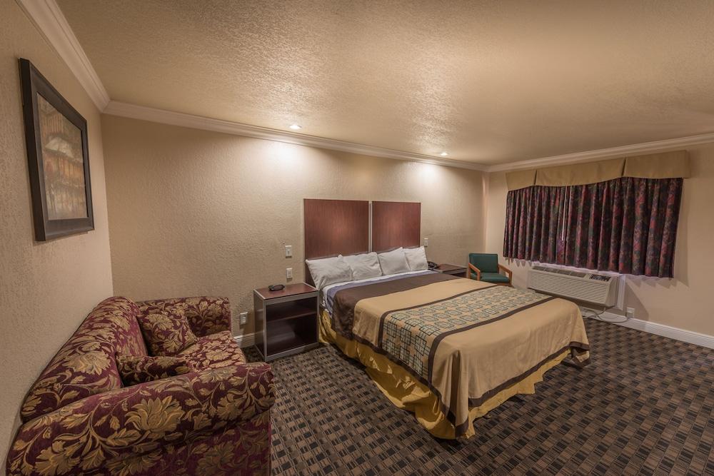 Edgewater Inn Reedley