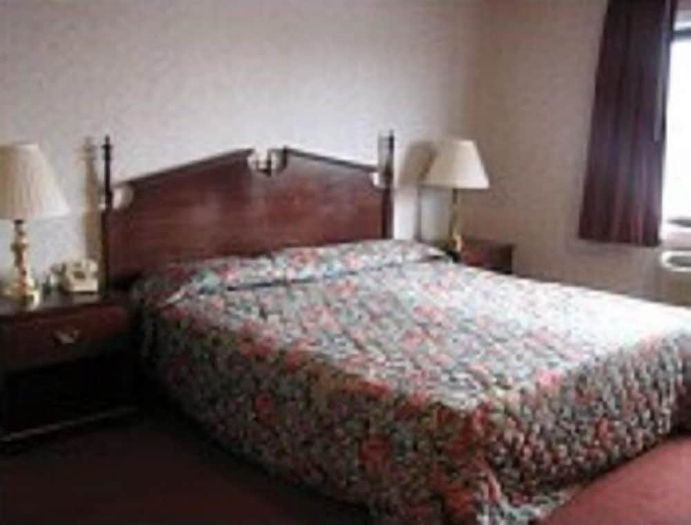 Rodeway Inn Syracuse Carrier Circle