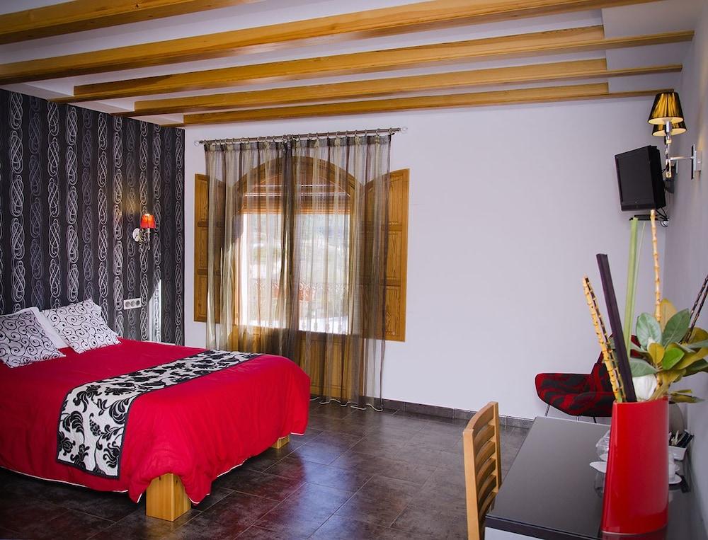 Hotel Llar La Morena