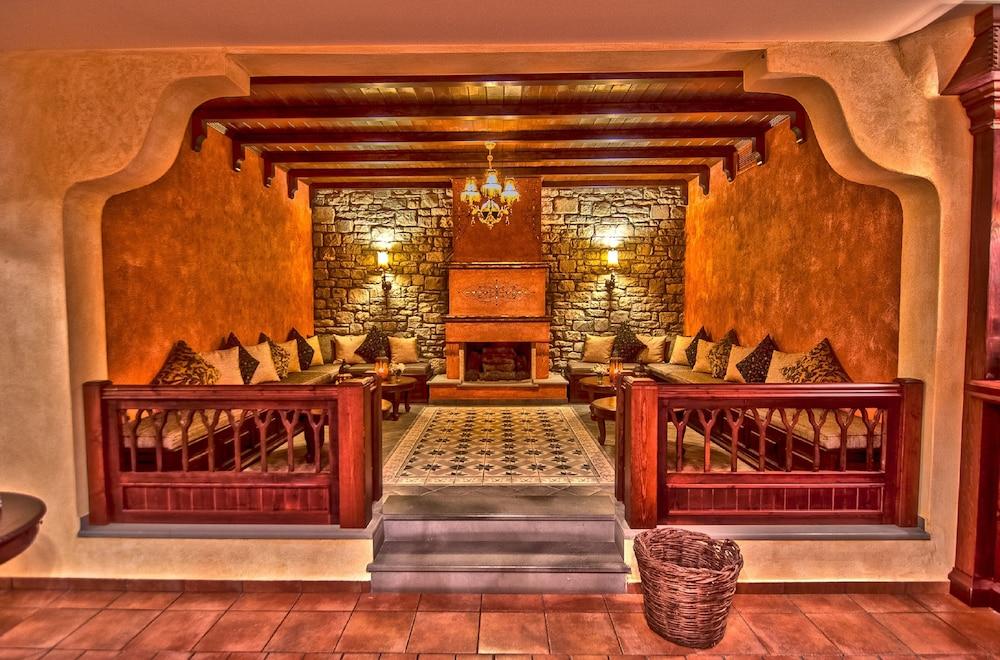 Doupiani House Hotel