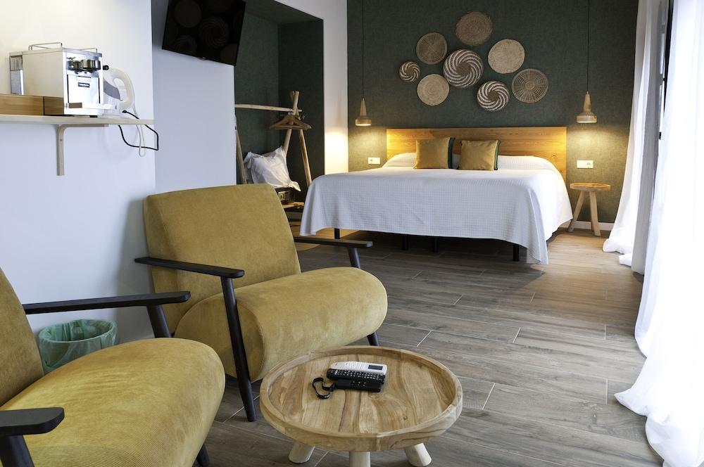 Cases Noves - Adults Only