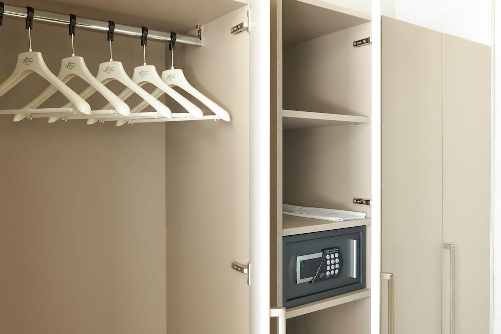 Adriatic Palace Hotel