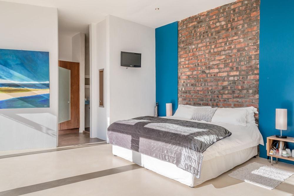 Colourful Manor Luxury Lodge