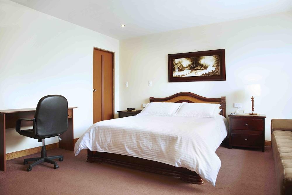 Charlies Place Hotel & Spa