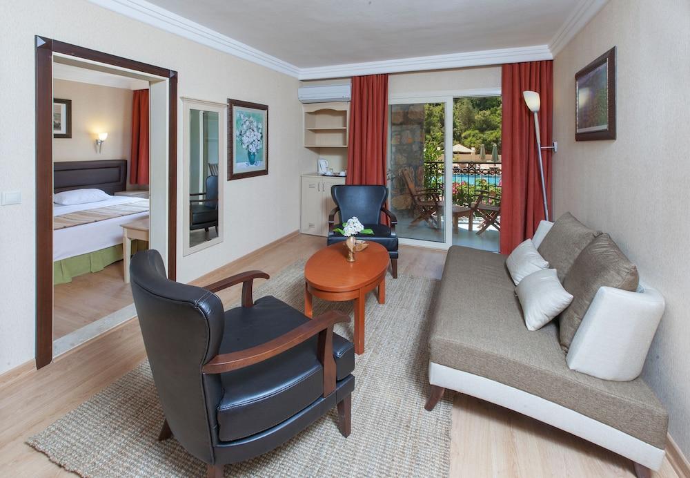 Julian Forest Suites- All Inclusive