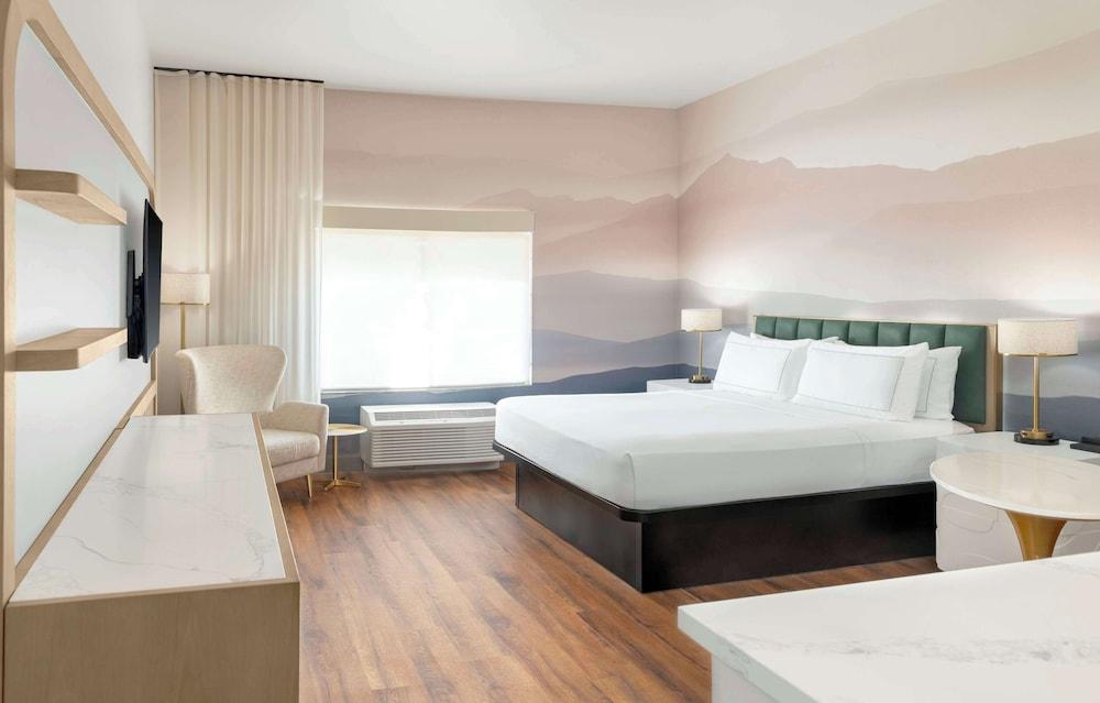 DoubleTree by Hilton Phoenix - Gilbert