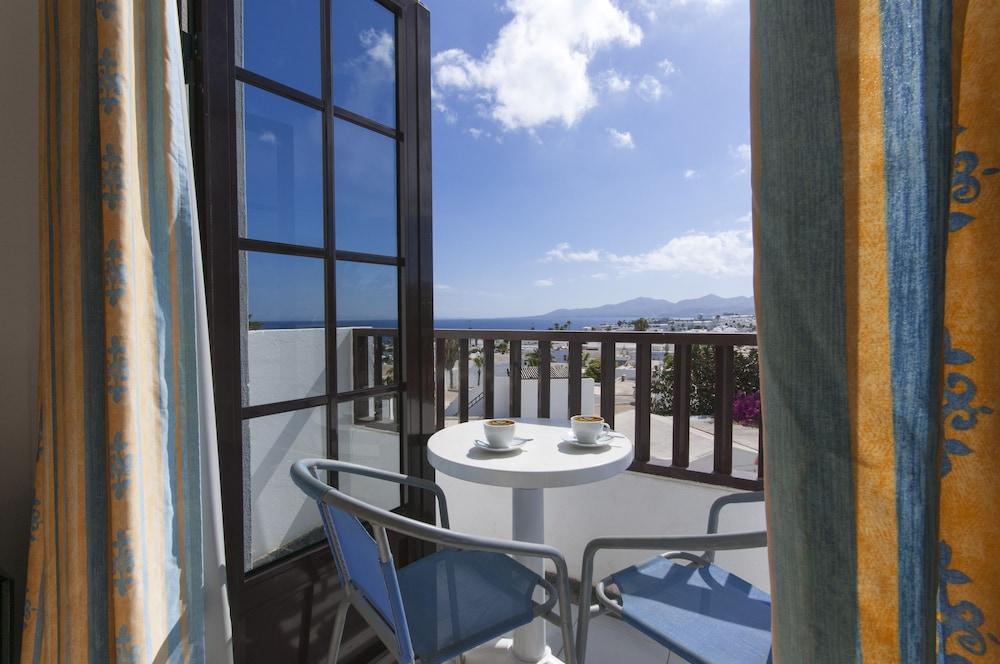 Apartamentos Plaza Azul