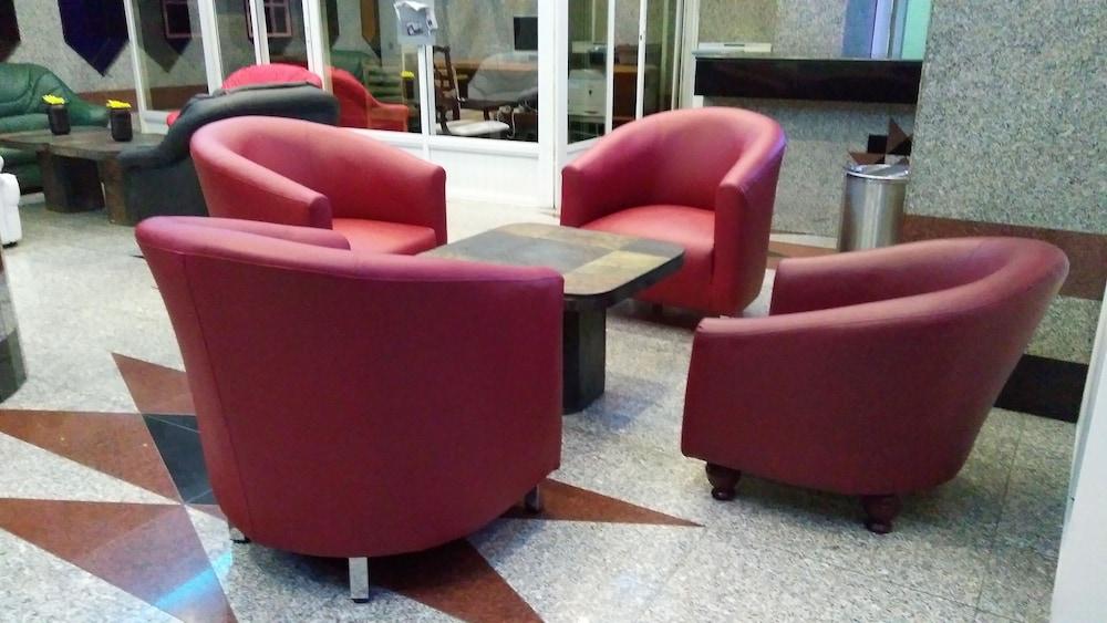 Royal Crown Hotel & Suites