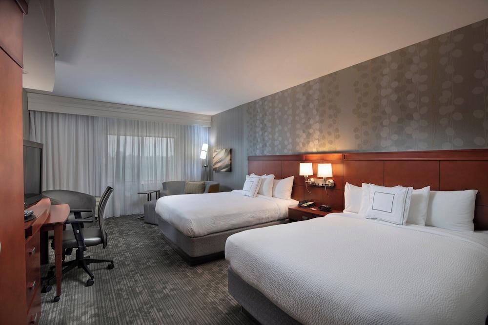Courtyard by Marriott Atlanta McDonough