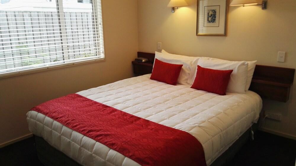 Cedar Grove Motor Lodge