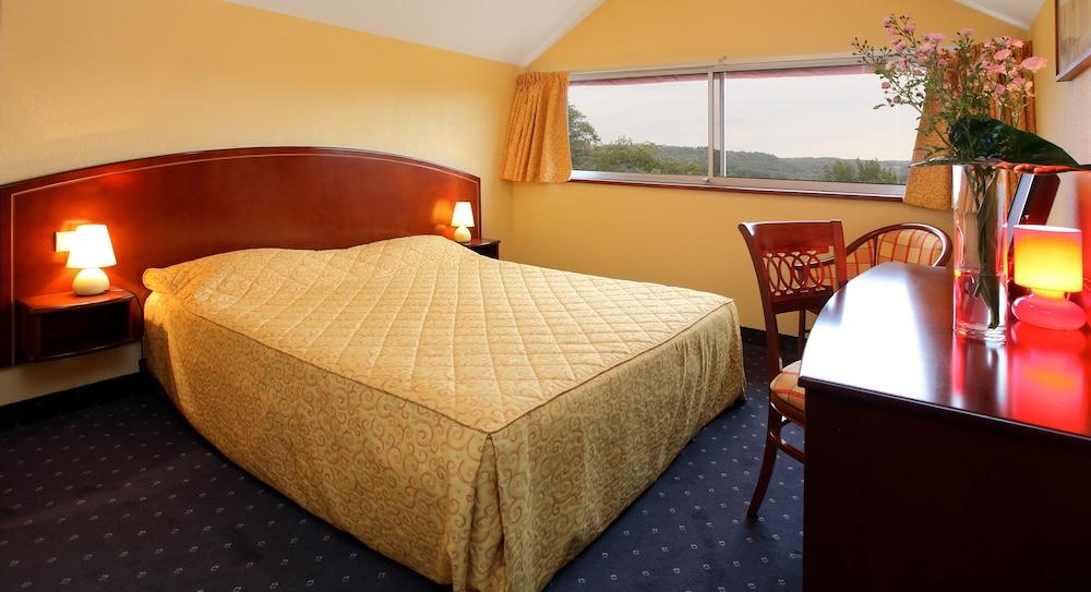 Hôtel Le Clos Roussillon