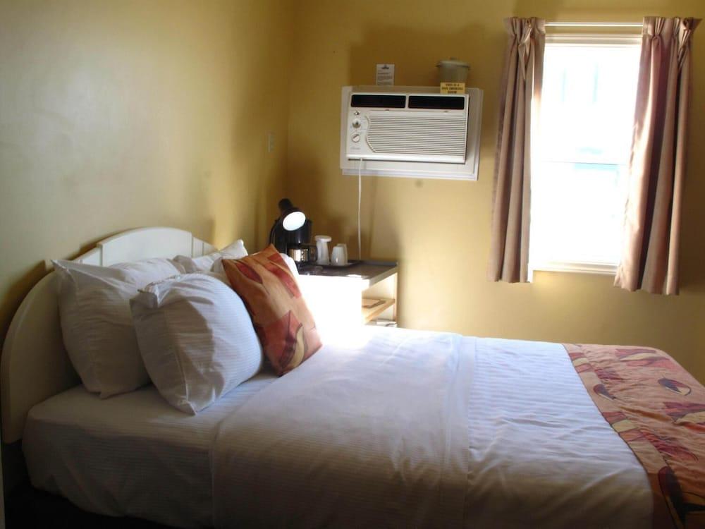 Brigantine Inn & Suites