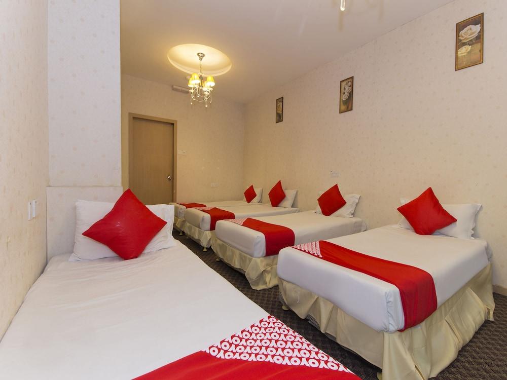 The Crown Borneo Hotel