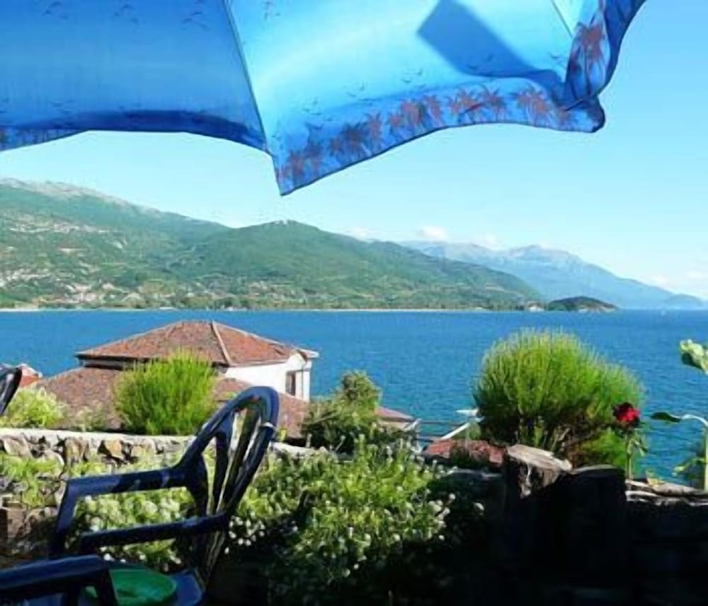 Grebnos Stonehouse Apartments