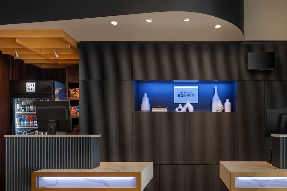 Courtyard by Marriott New York Manhattan/SoHo