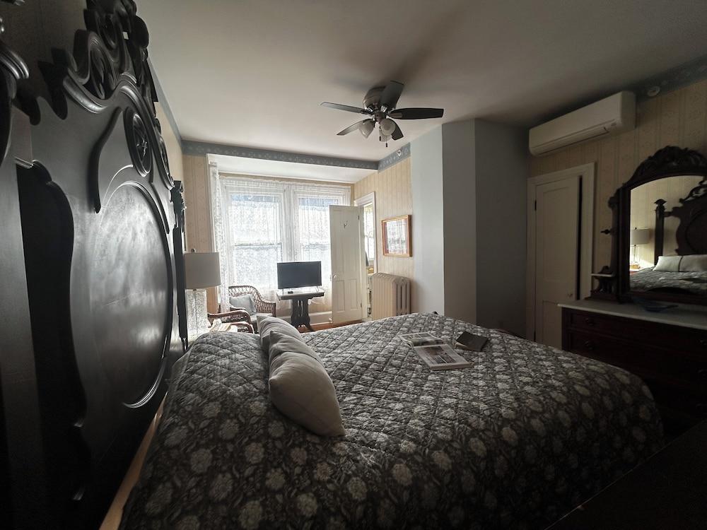 Beauclaires Bed & Breakfast Inn