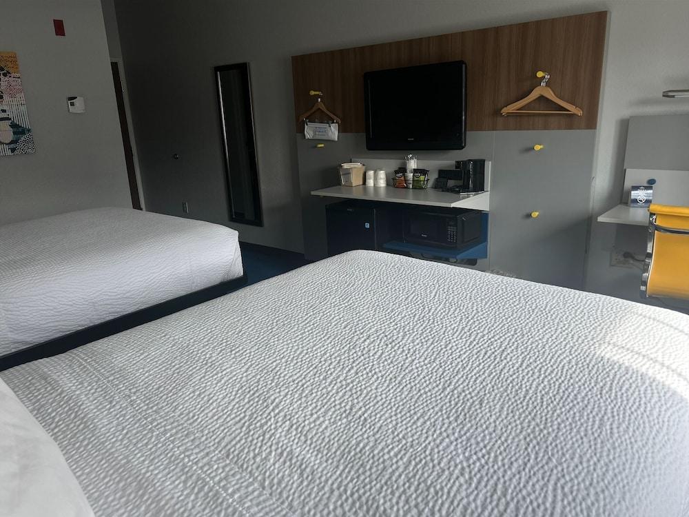 Microtel Inn & Suites by Wyndham Mansfield