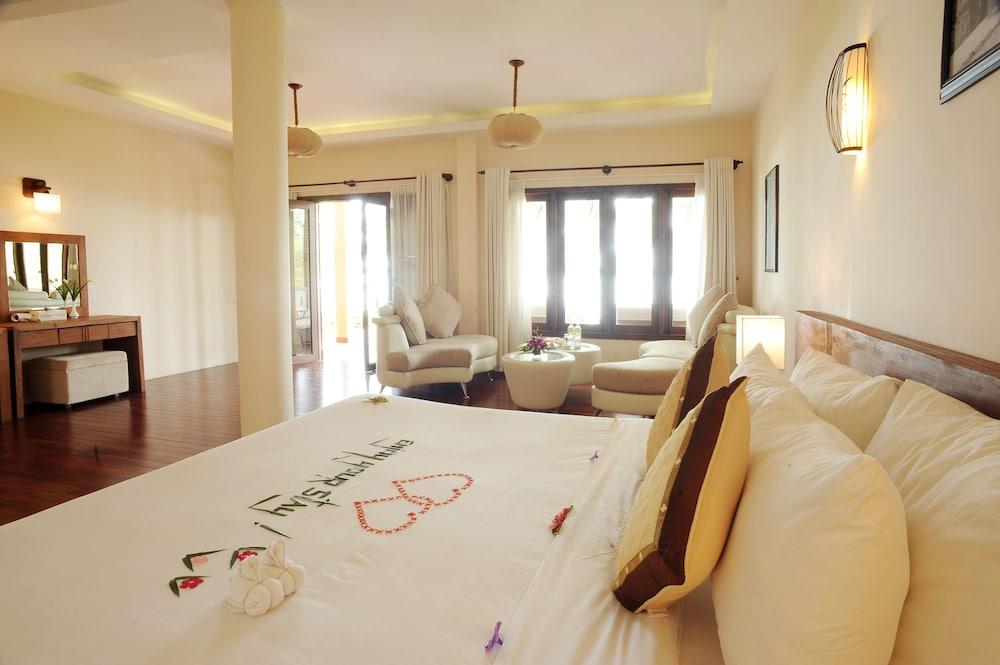 Vinh Hung Riverside Resort & Spa