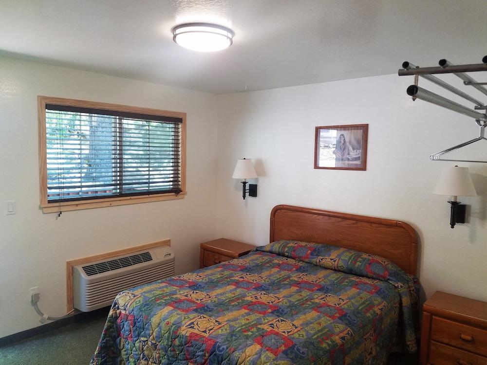 Yosemite Riverside Inn