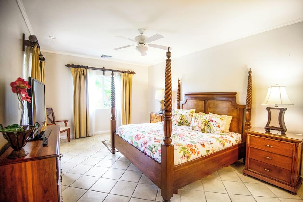 HRG Condos at Los Sueños