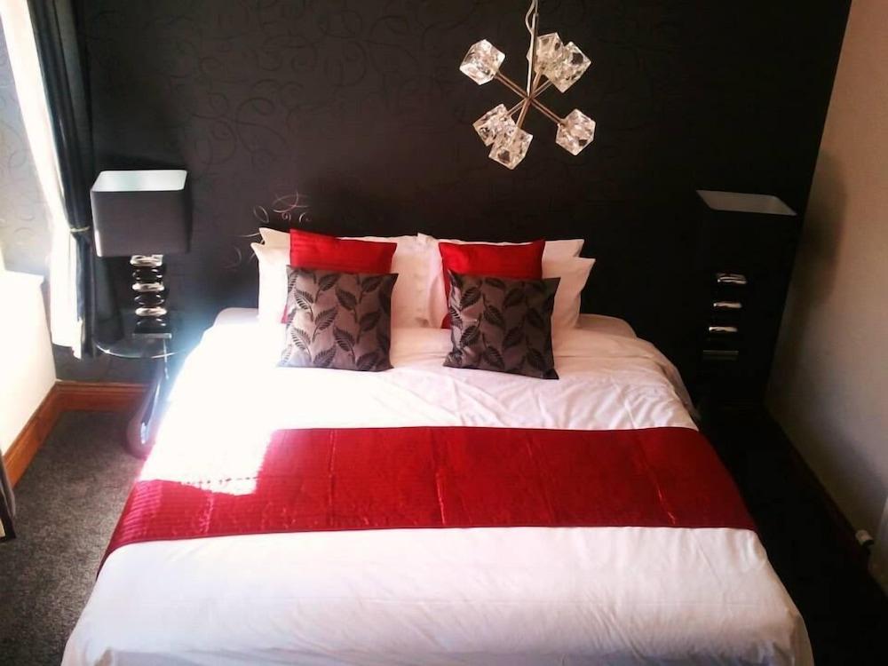 Forresters Bar & Restaurant With Rooms