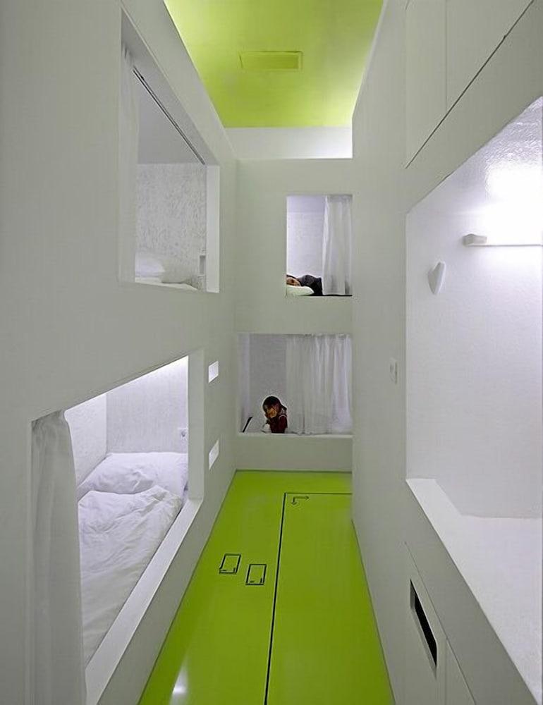 Design Hostel Goli & Bosi