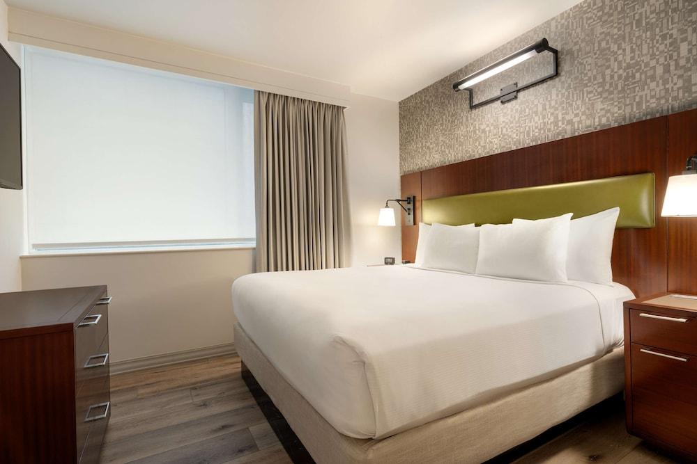 DoubleTree by Hilton New York Downtown