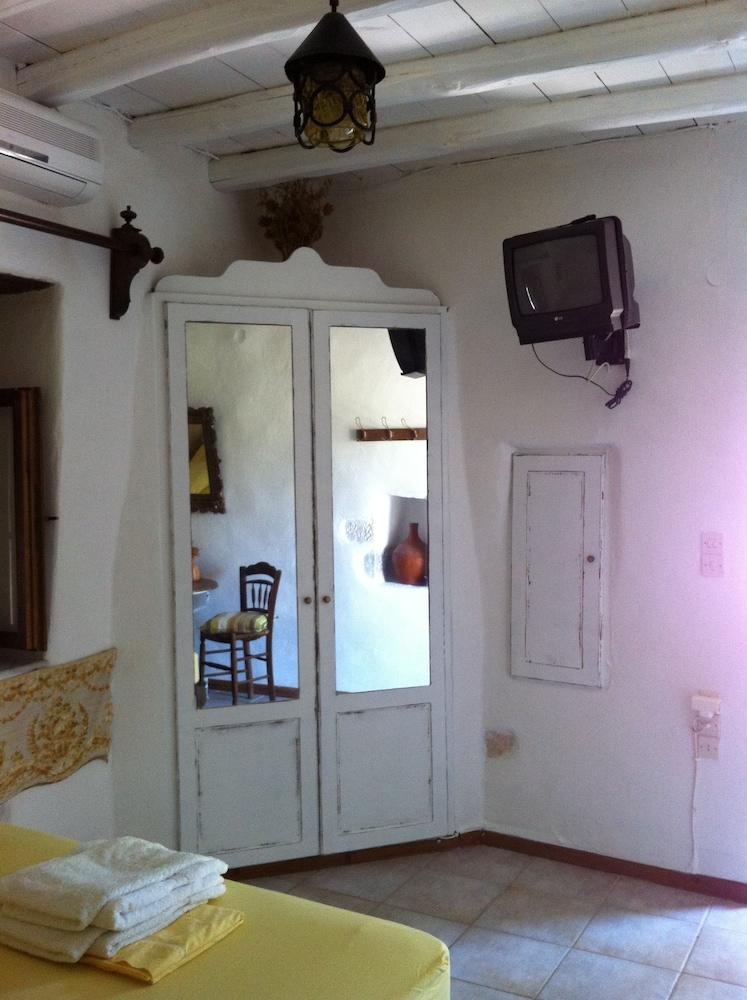 Anthippi Guest House