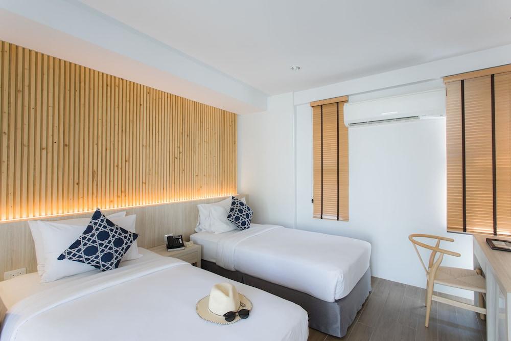 BLU PINE Villa & Pool Access